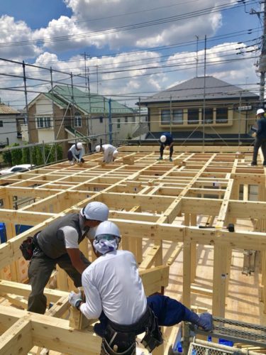 上棟日に雨が降っても大丈夫？雨の日は上棟をするの？