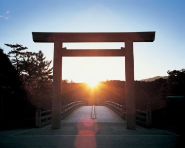 企業隆昌を祈願して厚木神社に新年の挨拶に行きました・・・